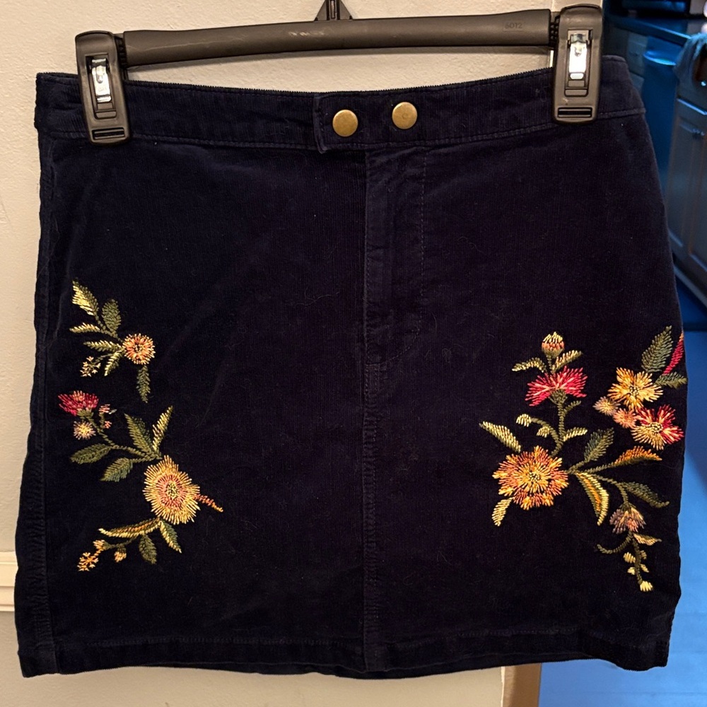Embroidered Floral Navy Skirt